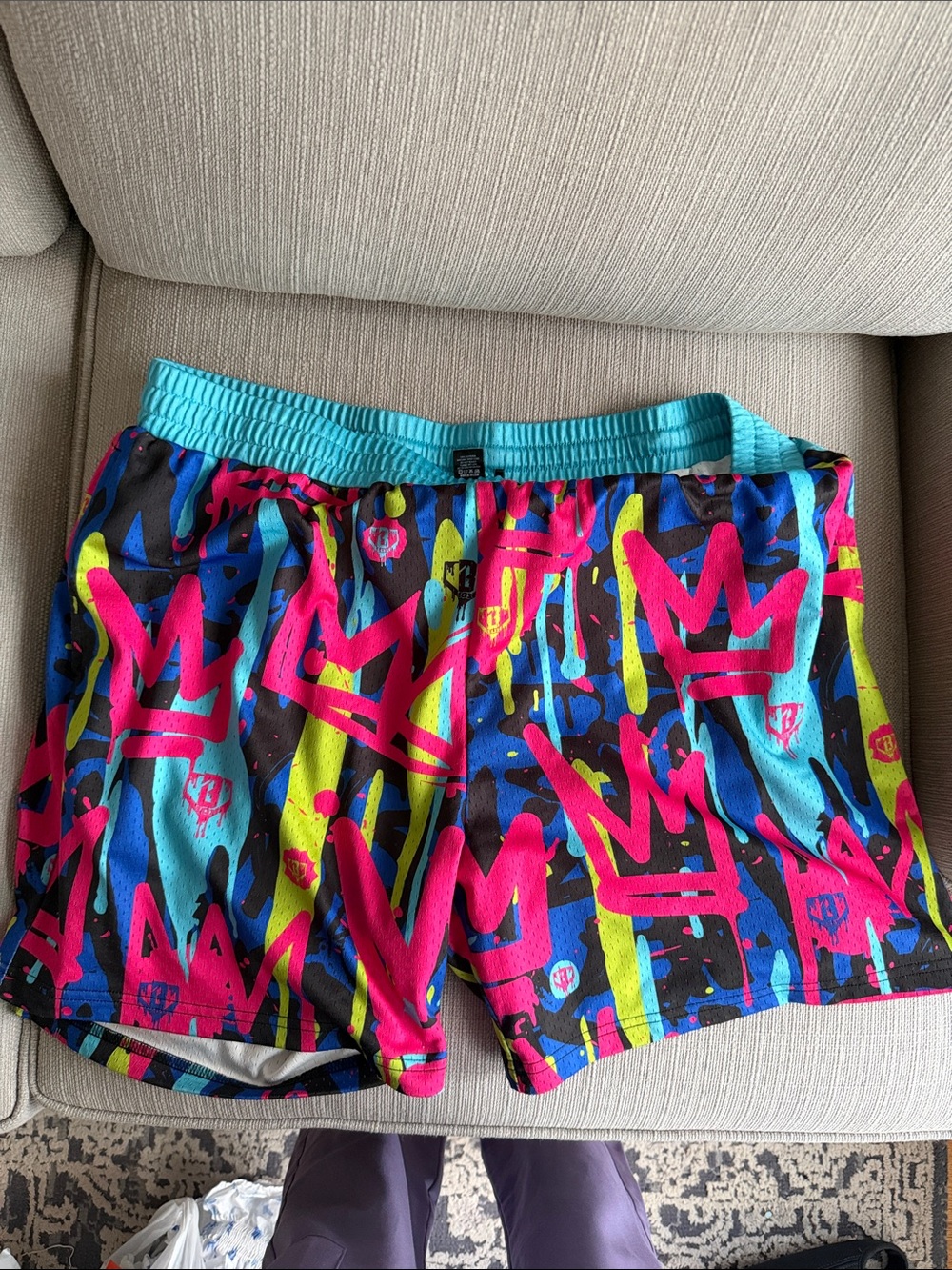 Baseball lifestyle 101 men’s graffiti crown shorts size xl